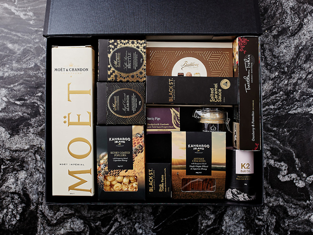 Ultimate Foodies with Moët Hamper